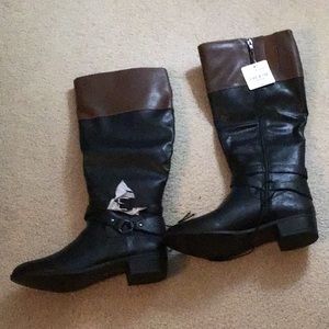 NWT a. n. a. Two Toned Memory Foam Boots